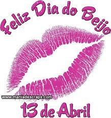 Savelly_Feliz_Dia_do_Beijo_005.gif